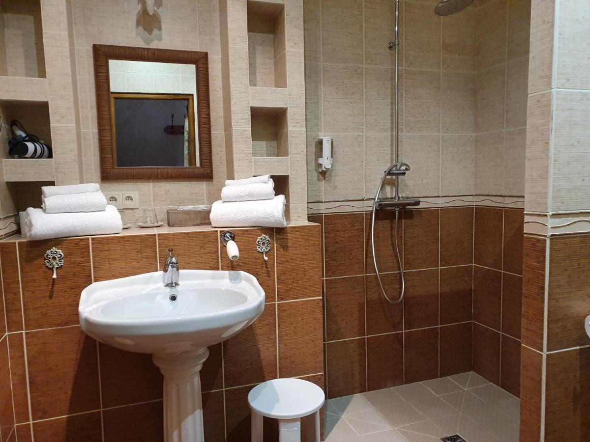Les Mout'Anes Bed & Breakfast Saint-Hilaire-sur-Helpe Ngoại thất bức ảnh